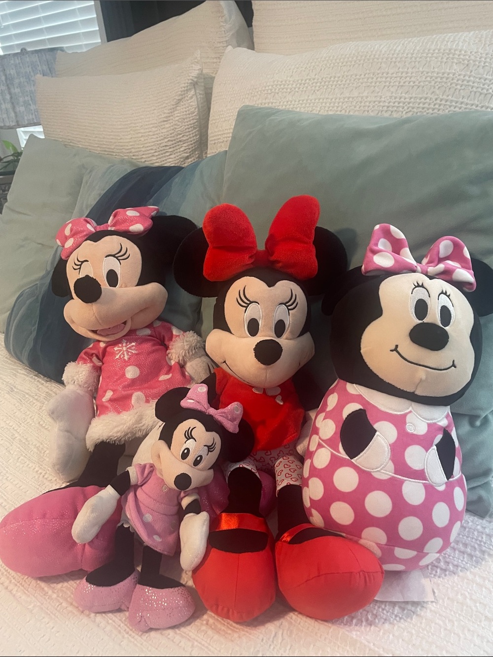 Disney Minnie Mouse Plush Bundle -